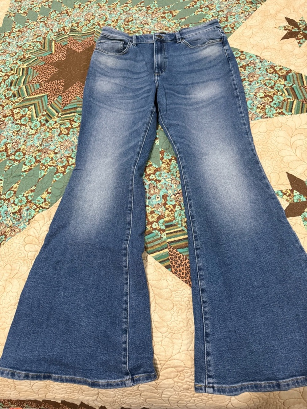 Lee Modern vintage size 33 Medium flare